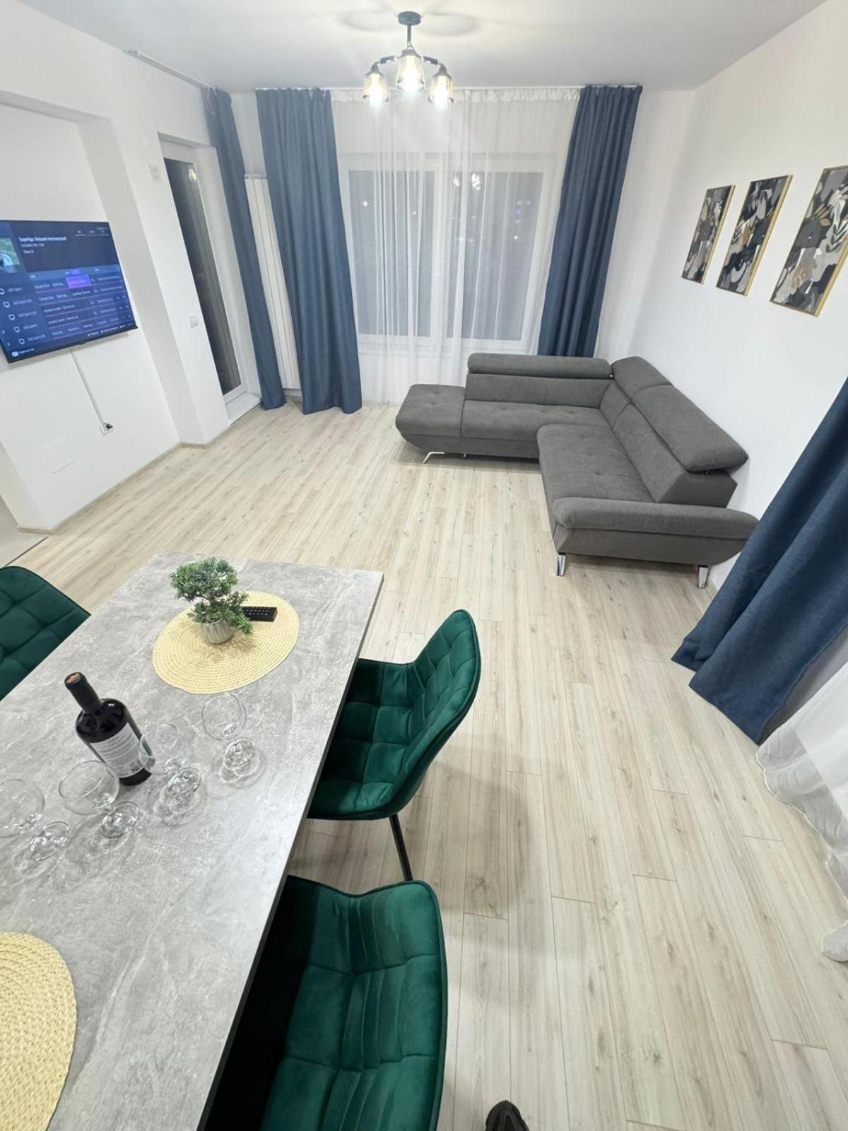 Luxury Glam Coresi Mall Area * בראשוב